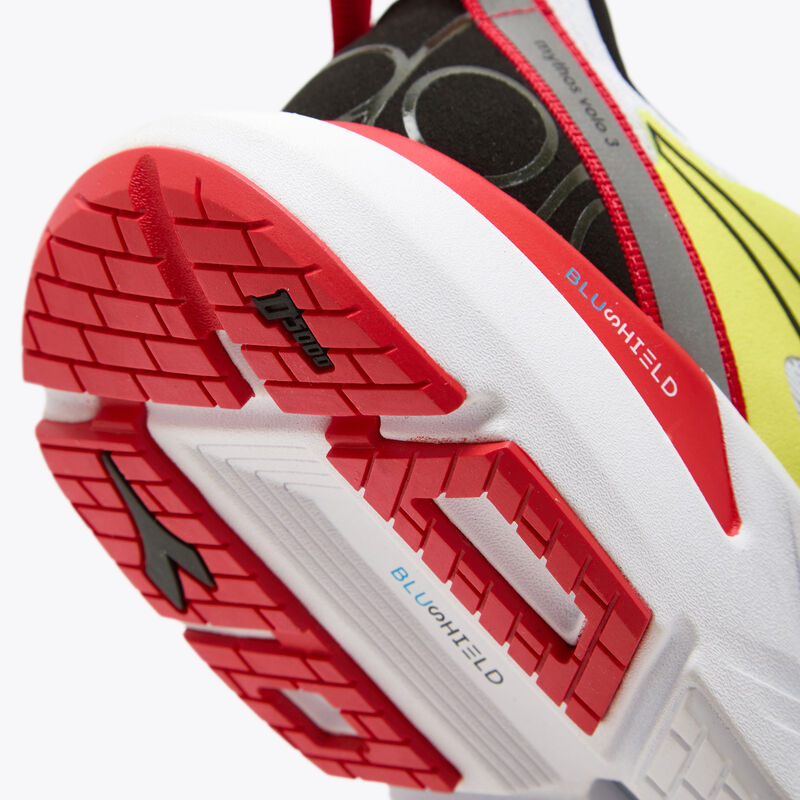 DIADORA Mythos Blushield Volo 3