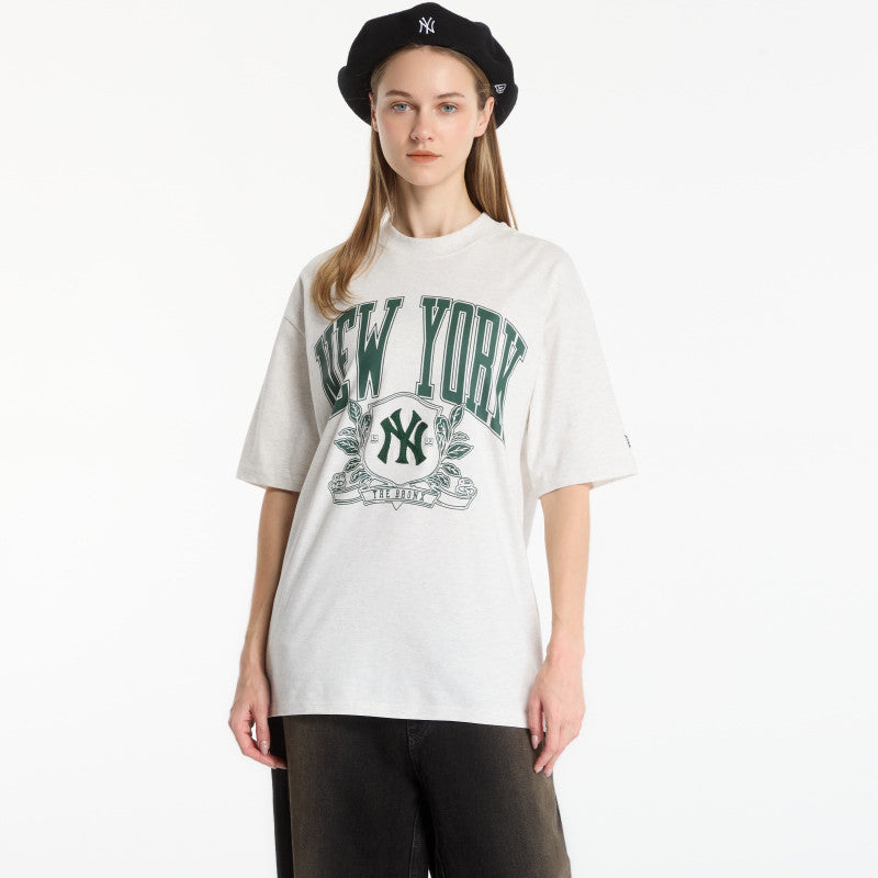 New Era MLB Arch Graphic OS Tee New York Yankees UNISEX Eggshell