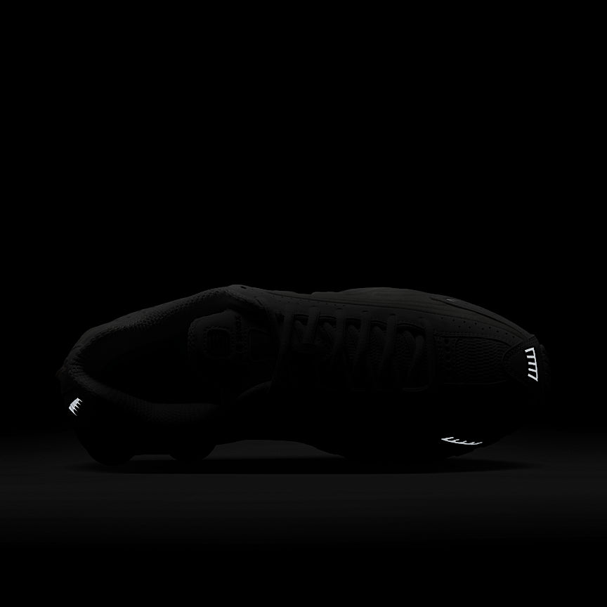 Nike Wmns Shox R4