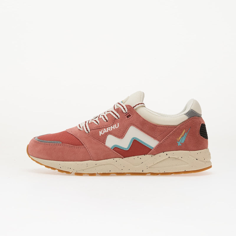 Karhu Aria 95 Light Mahogany/ White