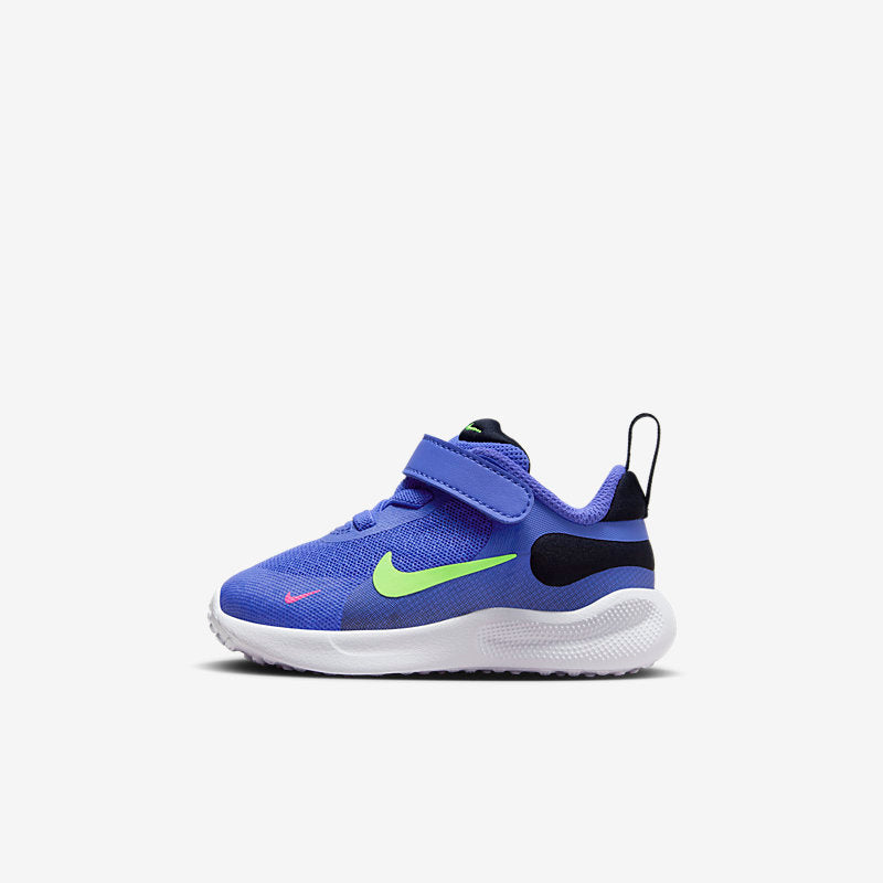 Nike Revolution 7