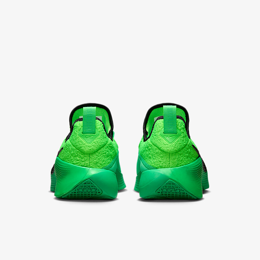 Nike LeBron TR 1