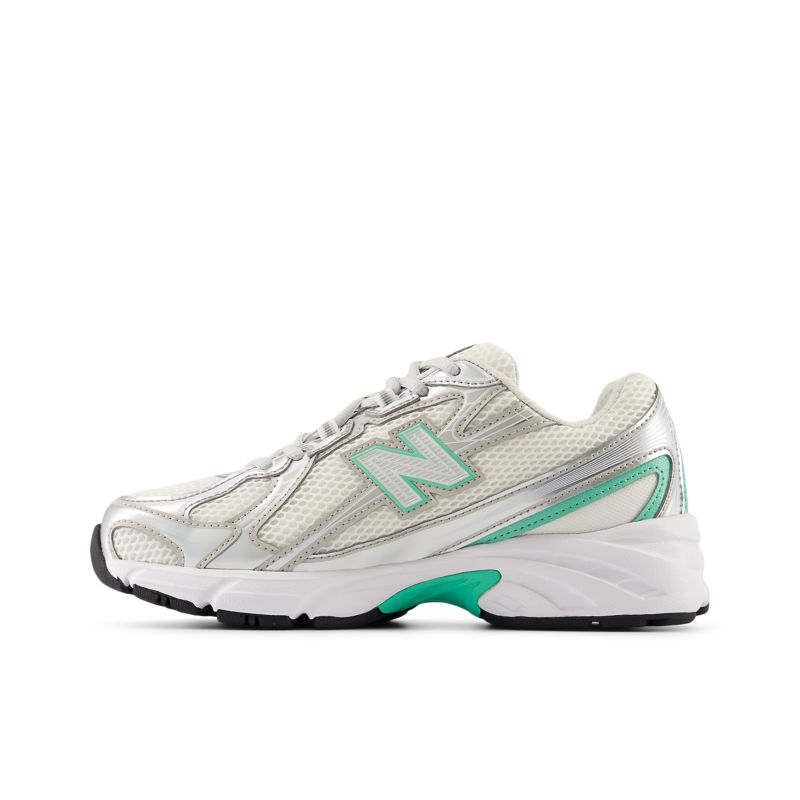 New Balance 740