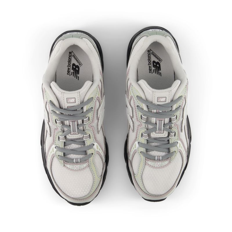 New Balance 740