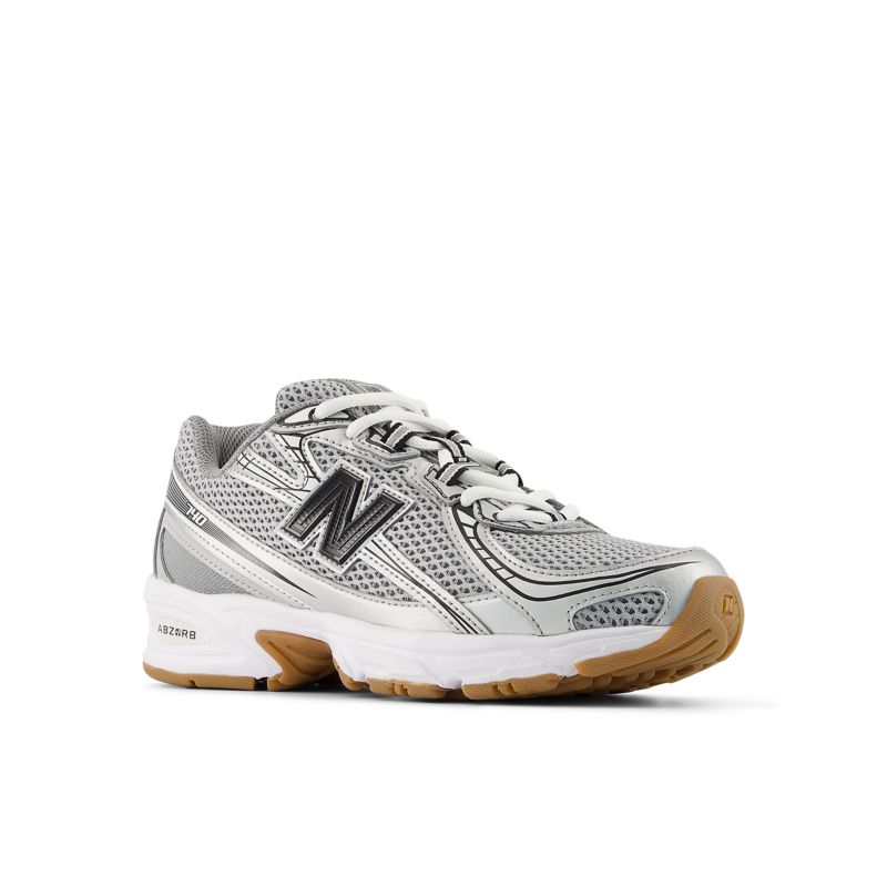 New Balance 740