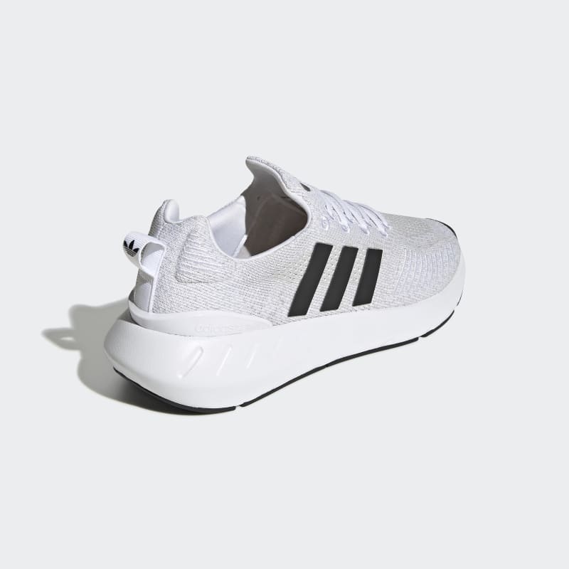 adidas Swift Run 22