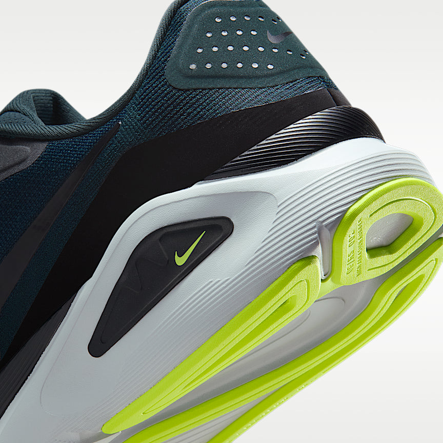 Nike Structure 26