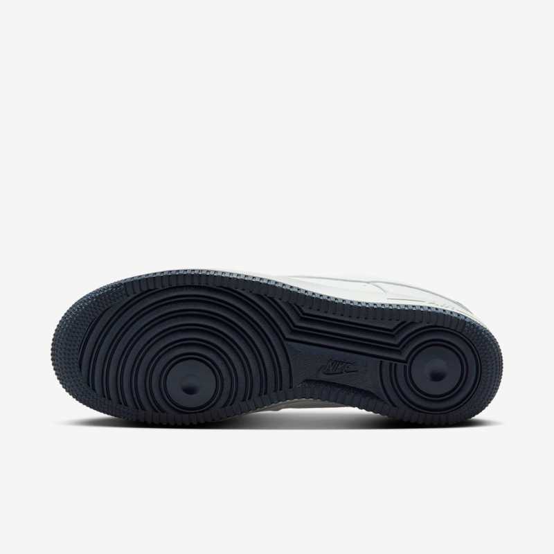 Nike Air Force 1 '07 LV8