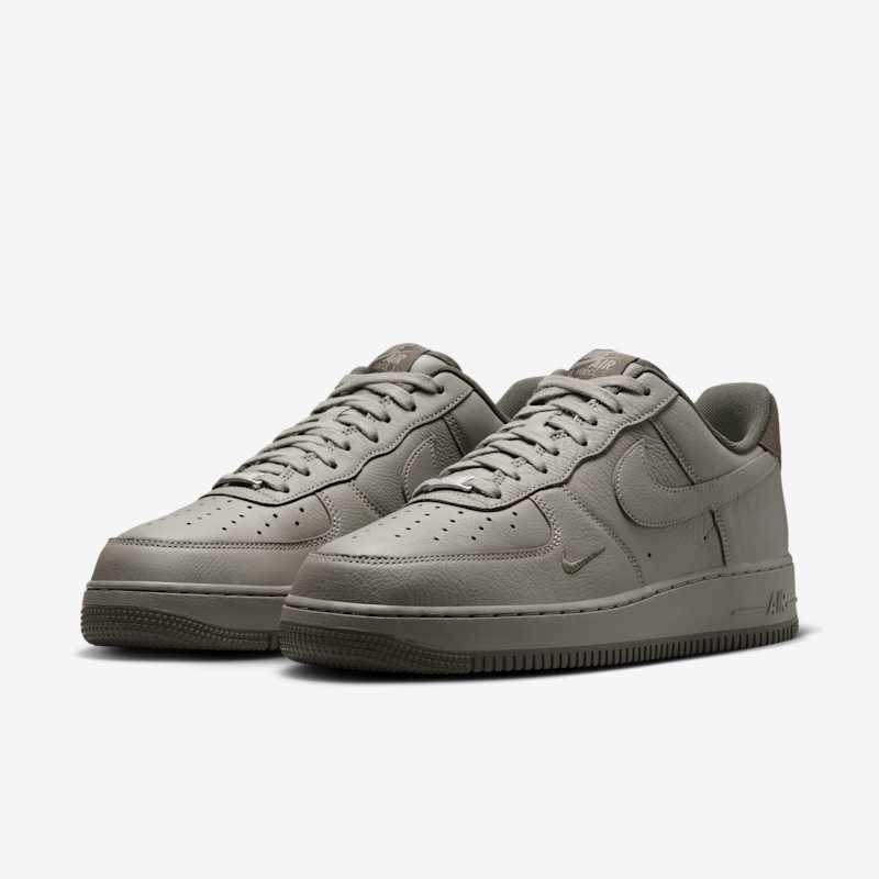 Nike Air Force 1 '07 LV8
