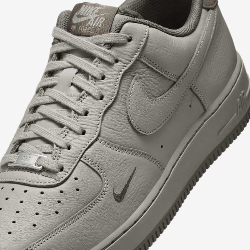 Nike Air Force 1 '07 LV8