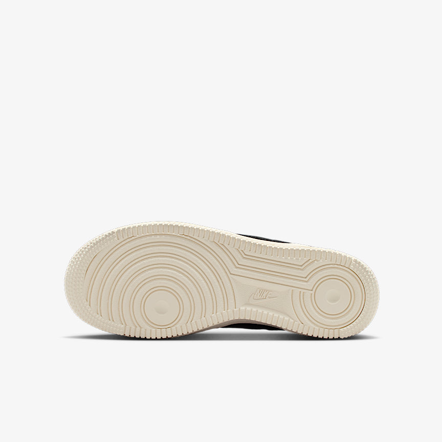 Nike Air Force 1 LV8