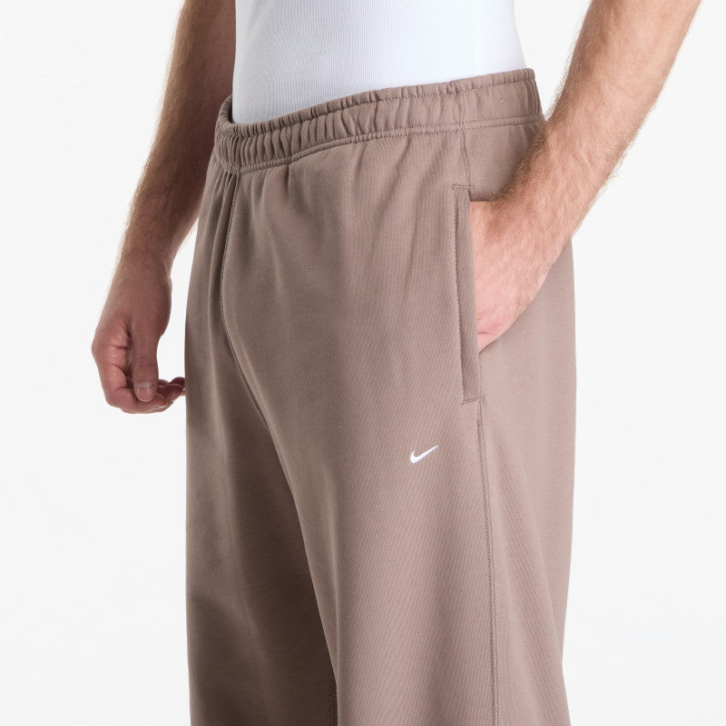 Nike Solo Swoosh Men's Fleece Open-Hem Pants Mink Brown/ Mink Brown/ White