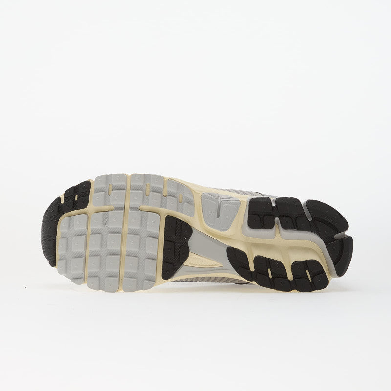 Nike Zoom Vomero 5 Grey Fog/ Chrome-Metallic Silver