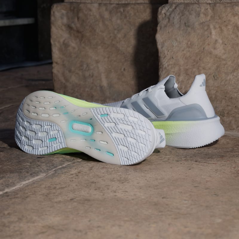 adidas Ultraboost 5