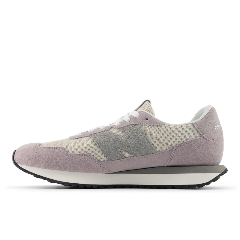 New Balance 237
