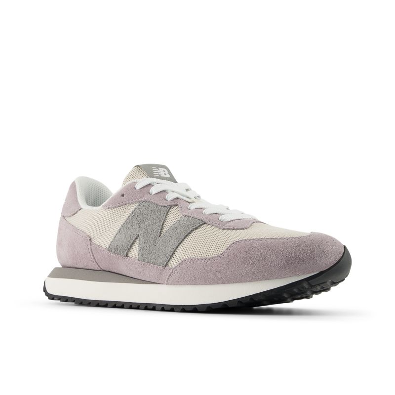 New Balance 237