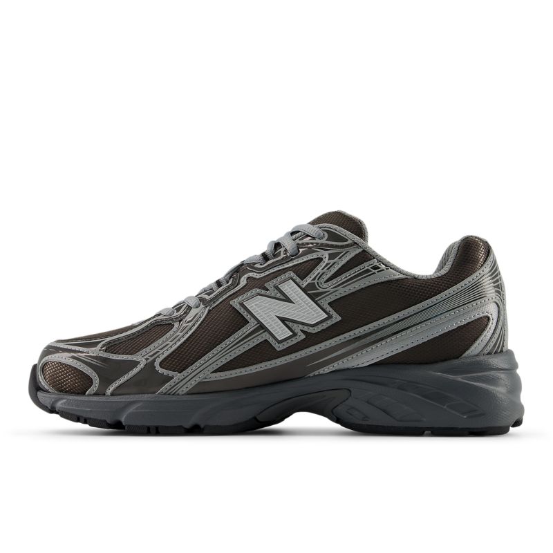 New Balance 740