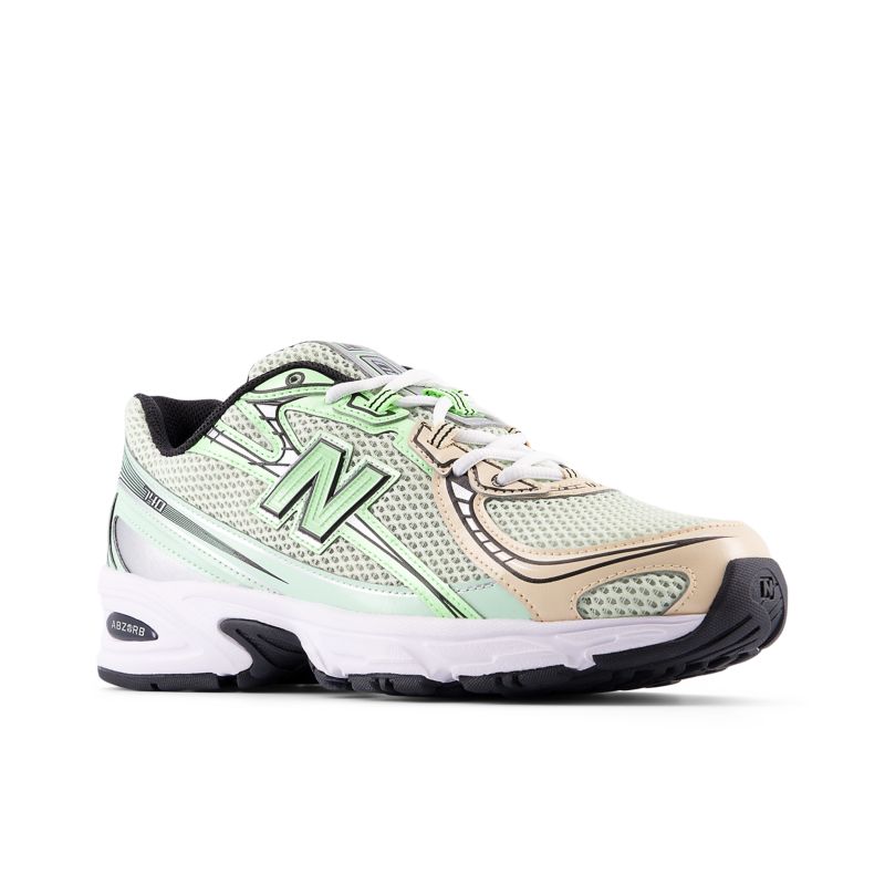 New Balance 740